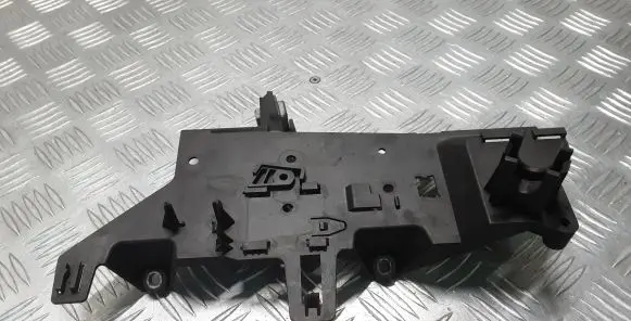 BMW 3 F30 F35 F31 other engine part 7811112 13627811112