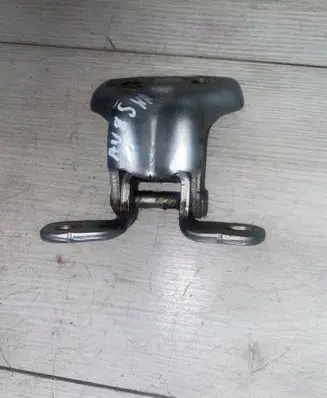 KIA Sorento Rear door upper hinge