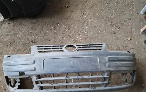 Volkswagen Caddy Front bumper 2K0807231