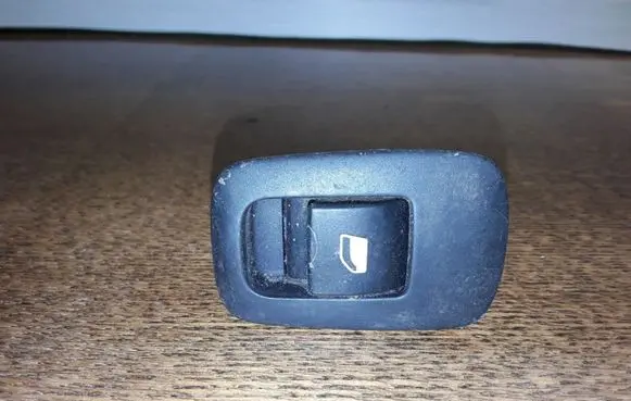 Citroen C4 I Picasso Electric window control switch 96547103XT