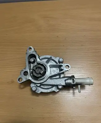 Nissan Navara D23 Vacuum pump 146508418R