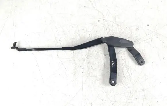 Mercedes-Benz E W212 Front wiper blade arm A2128200944