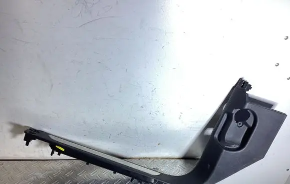 Front sill trim cover