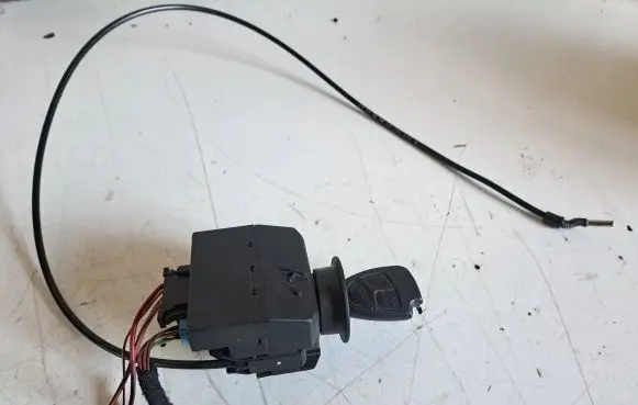 Mercedes-Benz E W211 Ignition lock 2115451408