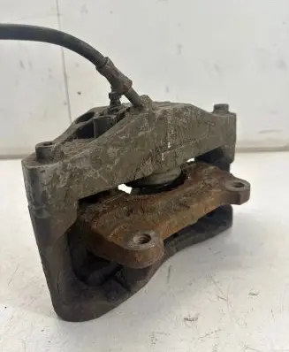 Volvo XC90 Front brake caliper 30657303