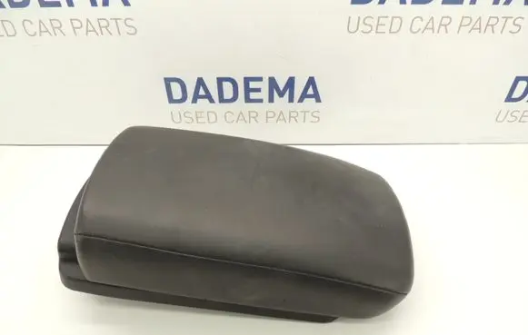 Nissan Qashqai Armrest DS17