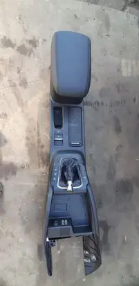 Ford Focus Center console 