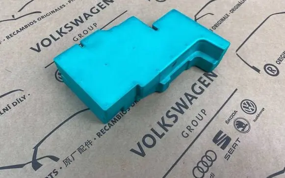 Volkswagen Golf VIII Radiator support slam panel bracket 5WA121332E