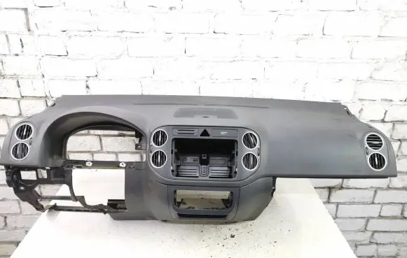 Volkswagen Golf Plus Dashboard 5M1857669