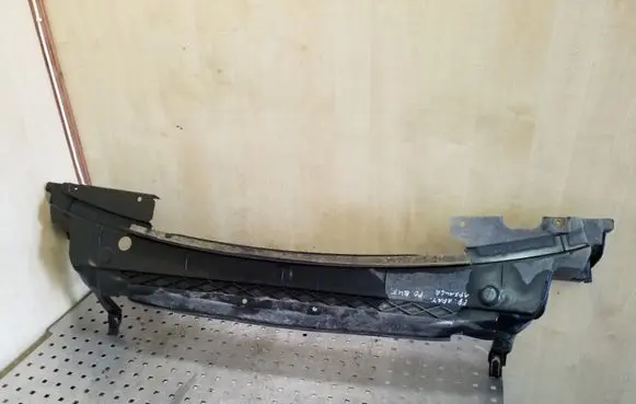 Volvo XC70 Front bumper skid plate/under tray 30744085