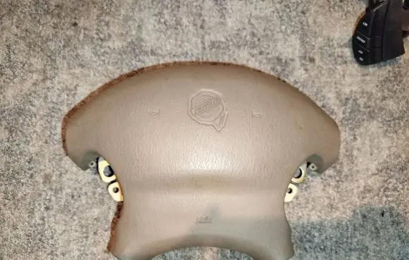 Chrysler LHS Steering wheel airbag P0MF50VK9AE TAXDM0899W0455 CAXK3X5WALA