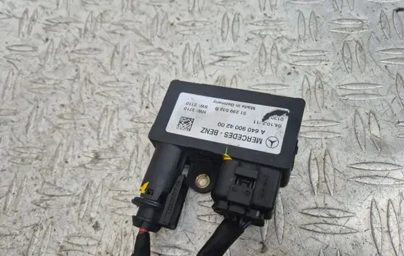 Mercedes-Benz A W169 Glow plug pre-heat relay A6409004200