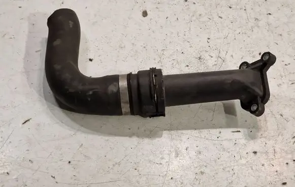 Engine coolant pipe/hose