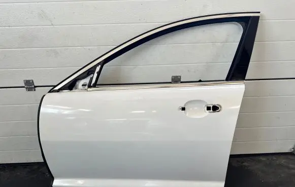Jaguar XF X250 Front door