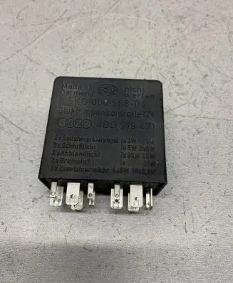 Audi A4 S4 B5 8D Other relay 4B0919471