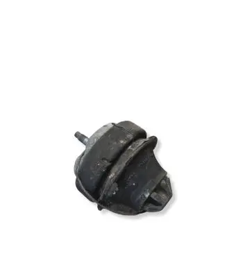 Volvo XC90 Engine mount bracket 