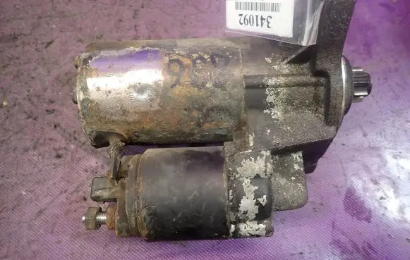 Volkswagen Golf IV Starter motor 020911023F