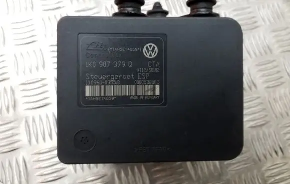 Volkswagen Touran I ABS Pump 1K0907379Q 1K0614517M
