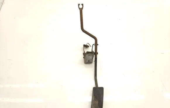 Nissan Pathfinder R50 Accelerator throttle pedal