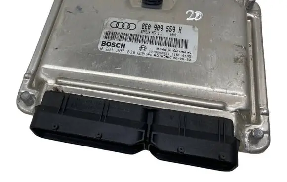 Audi A4 S4 B8 8K Engine control unit/module 8E0909559H 0261207839 1039S00521