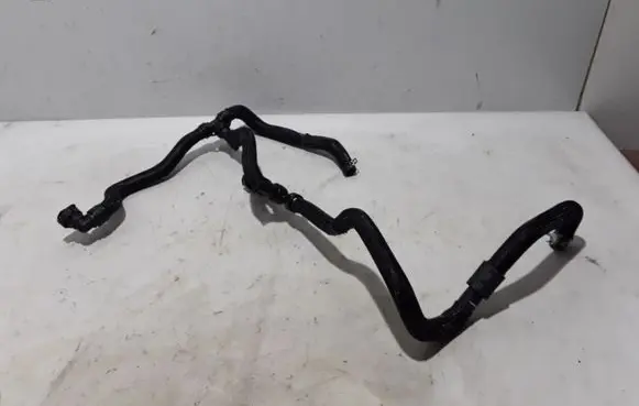 Engine coolant pipe/hose