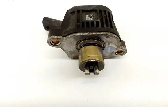 Volkswagen Golf VII Camshaft speed sensor 10409904 04E906048A