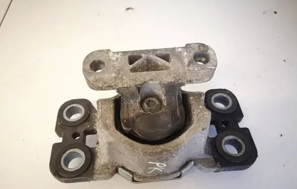 Volvo V70 Engine mount bracket 6G9N7M121AA