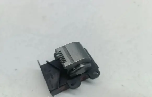 Honda FR-V Electric window control switch M20783