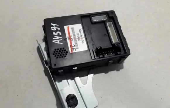 Suzuki Grand Vitara II Comfort/convenience module 3677065J40 36770-65J40