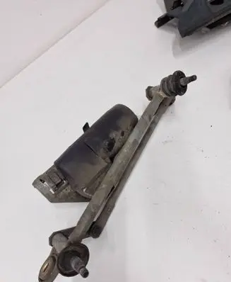 Renault Scenic I Front wiper linkage and motor
