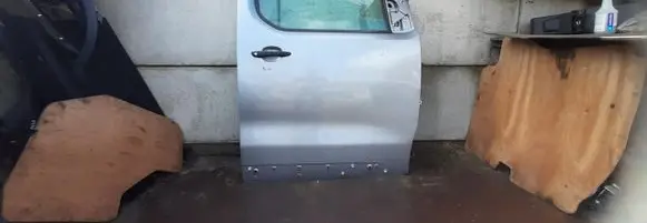 Opel Vivaro Front door LAKKCA