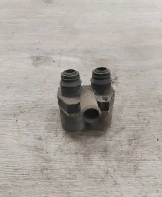 Mercedes-Benz E W210 Coolant heater control valve 1147412114