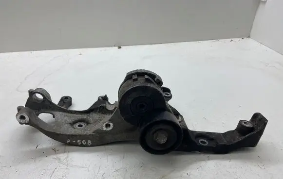Peugeot 508 Engine mount bracket