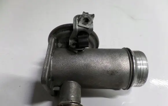 BMW 1 E81 E87 EGR valve 7792077