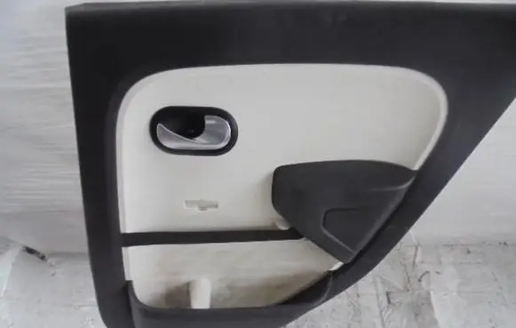 Renault Twingo III Rear door card panel trim 