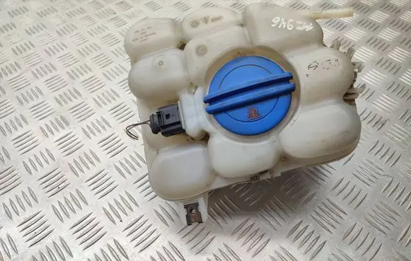 Volkswagen Touareg II Coolant expansion tank/reservoir 7P0121407