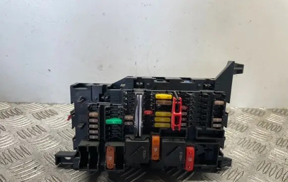 Mini One - Cooper F56 F55 Fuse module 9270354