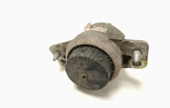Engine mount bracket