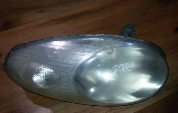 Nissan Micra Headlight/headlamp