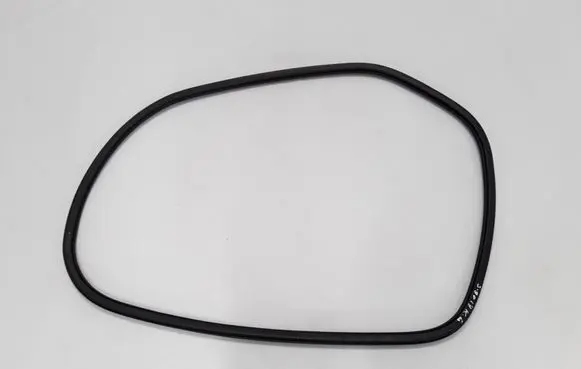 Volvo S90, V90 Rubber seal rear door 