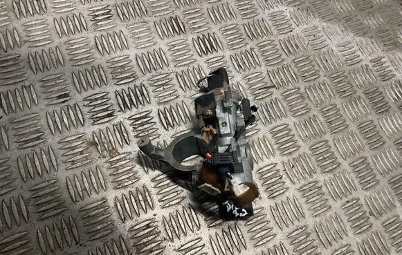 Mitsubishi Pajero Ignition lock