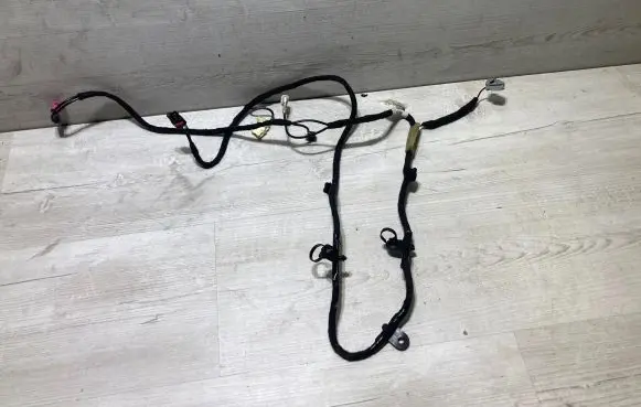 Ford B-MAX Tailgate/trunk wiring harness AV1T18312jc