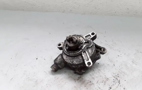 Volvo XC90 Vacuum pump 08658230