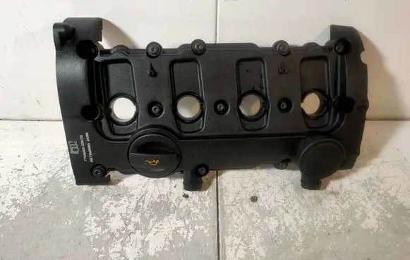 Audi A3 S3 8P Rocker cam cover 06F103469D