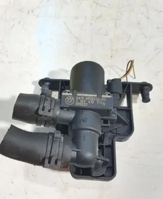 BMW 5 E60 E61 Coolant heater control valve 6920226 070227 1147412