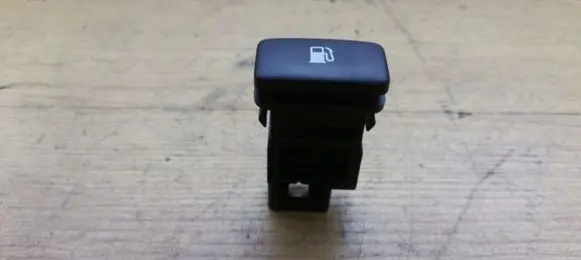 Lexus RX 300 Fuel tank opening switch 15A492