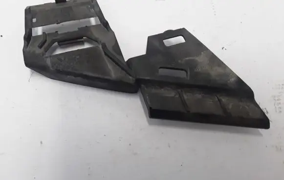 Volvo C70 Front bumper mounting bracket 30633368