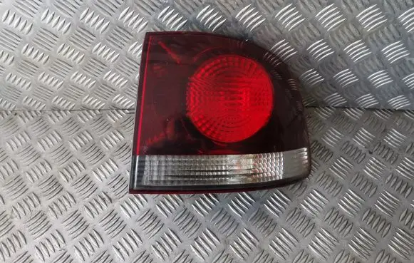 Volkswagen Touareg I Rear/tail lights 7L6945096R 7L6945096 7L6945258
