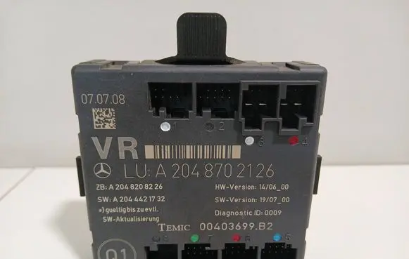 Mercedes-Benz C W204 Door control unit/module A2048702126 A2048208226 A2044421732