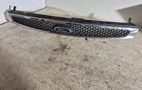 Ford Fiesta Front grill 2s618200 C8l6a